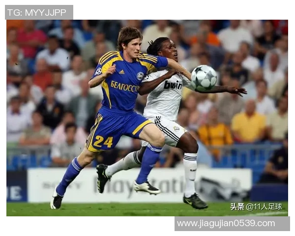 足球明星身着白袍展现优雅风采的精彩瞬间合集 足球明星身着白袍展现优雅风采的精彩瞬间合集