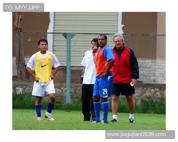 儿子眼中的足球明星父亲如何从辉煌走向被嫌弃的平凡生活