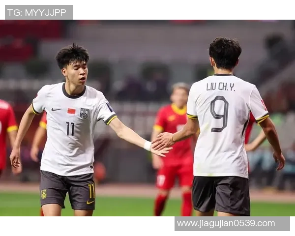 中国足球明星的崛起与挑战：他们如何影响国家足球的未来发展